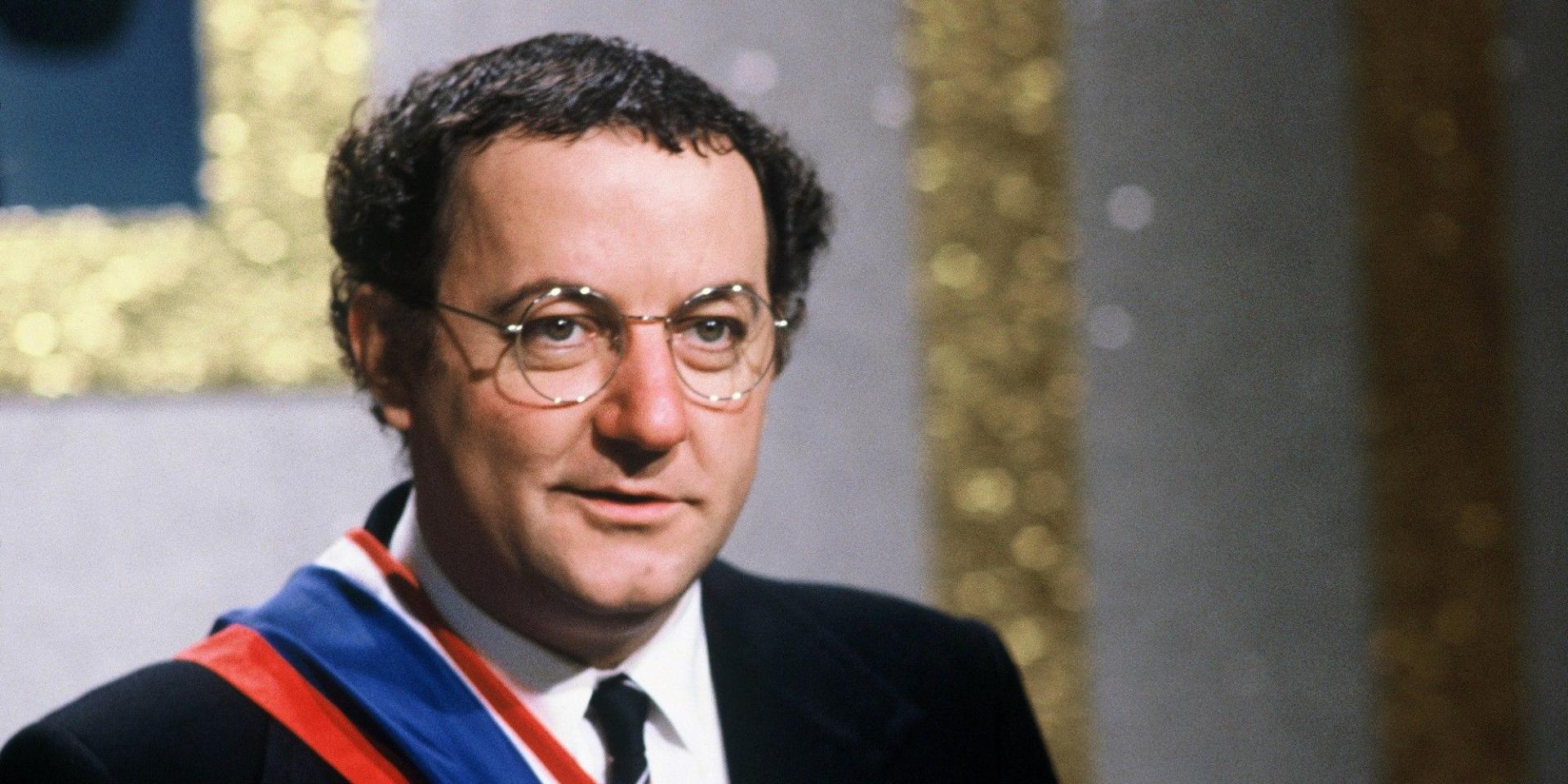 Legende la revue creee par eric fottorino s interesse a coluche